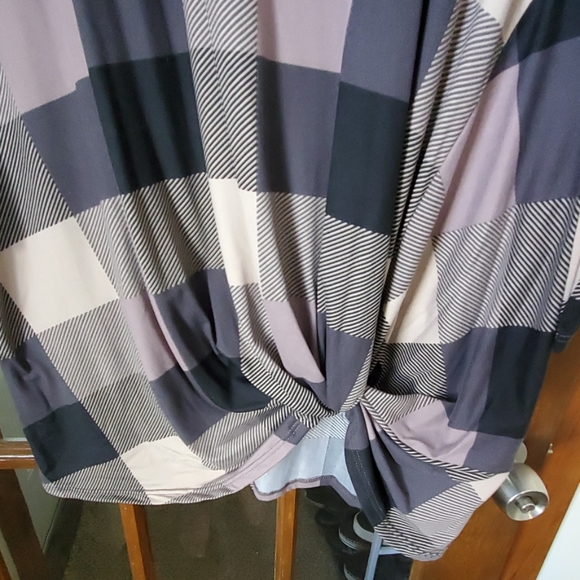 Top - Picture 3 of 3